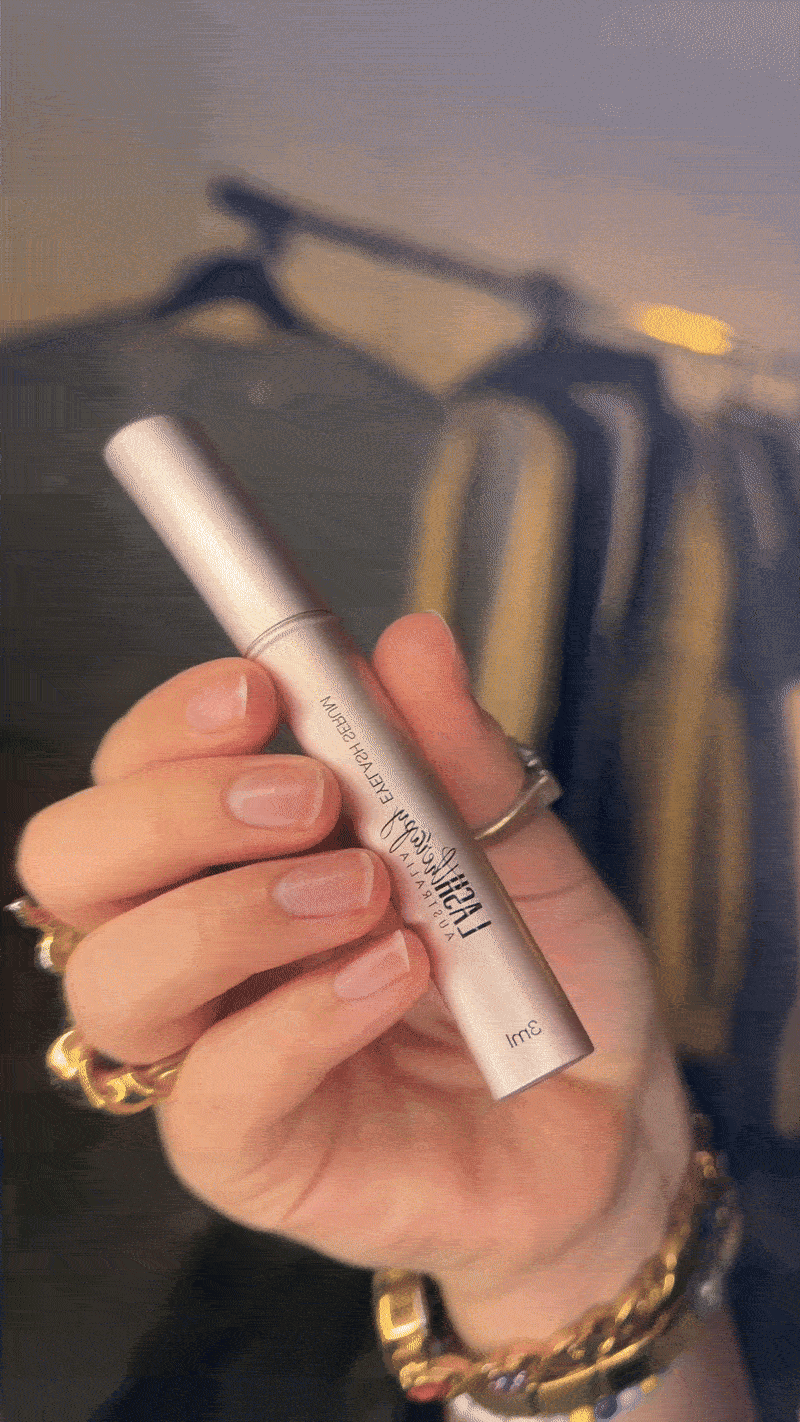 Oferta 1+1 | LashElixir™ – Ser pentru creșterea și îngrijirea zilnică a genelor